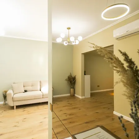 Ophir Apartment *